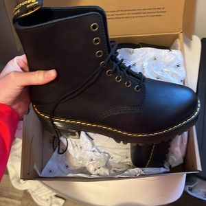 size 9 women’s doc martens